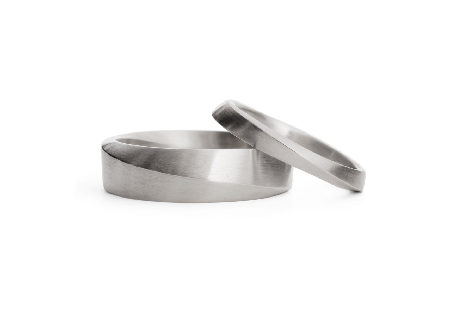 Platinum men's and ladies wedding ring