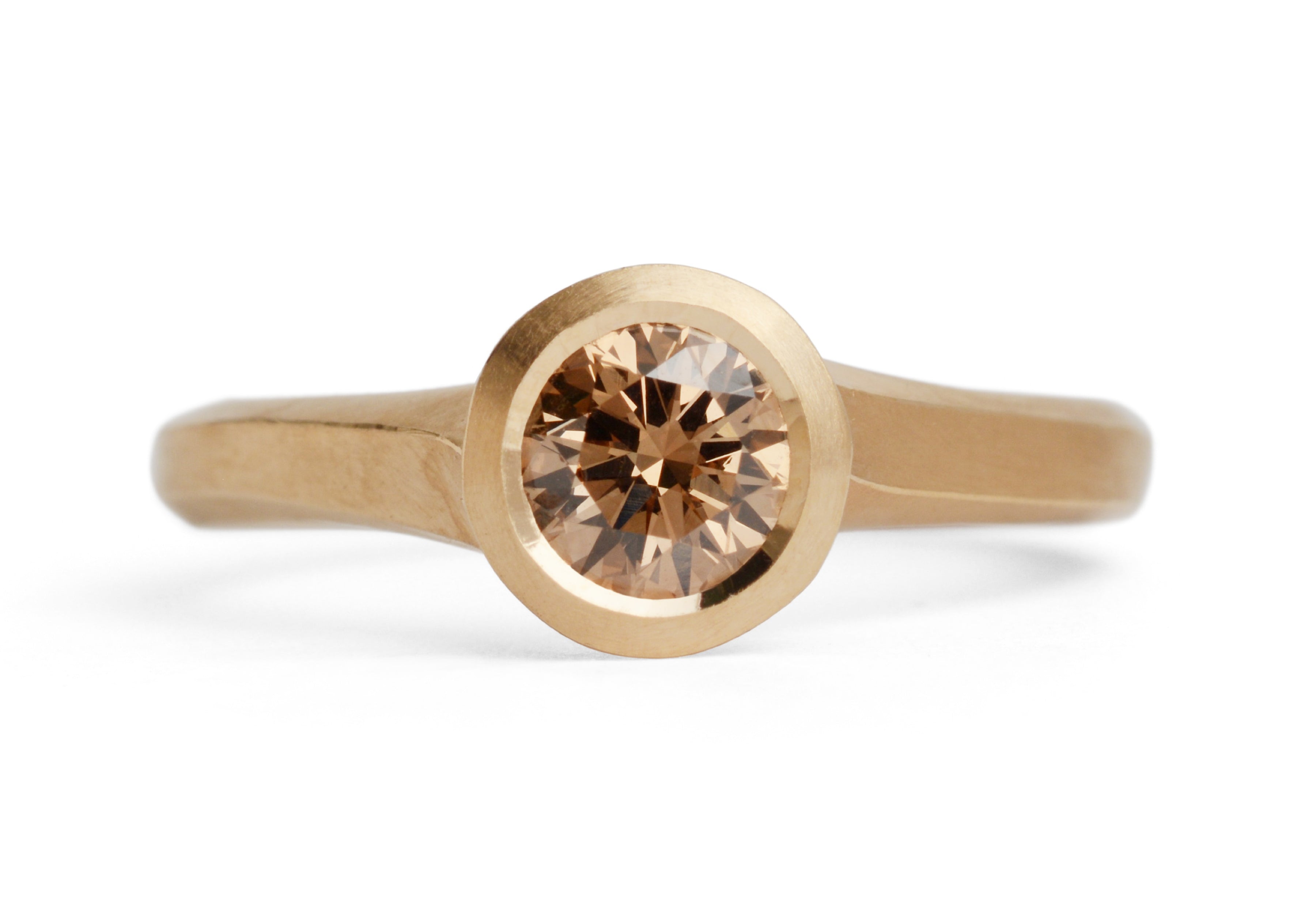 Arris engagement ring rose gold set with a round cognac diamond